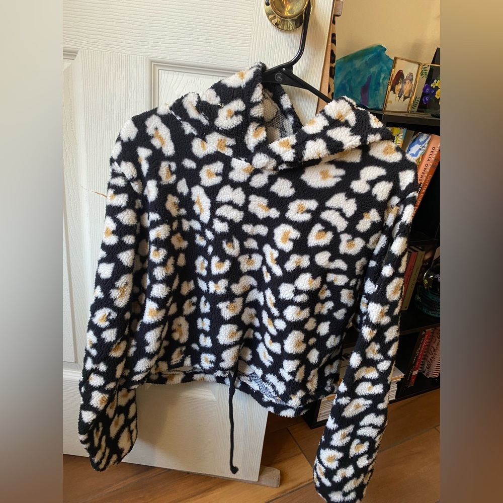 Fuzzy leopard crop top sweater size large